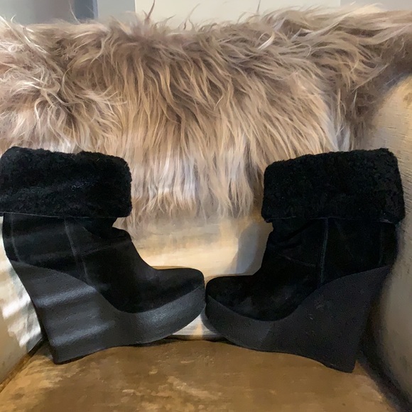 Authentic Burberry wedge boots - Picture 6 of 10